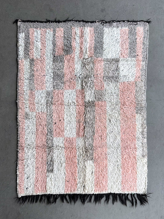 Strip rug