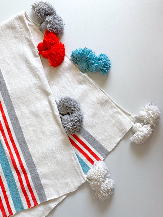 Pompom blanket