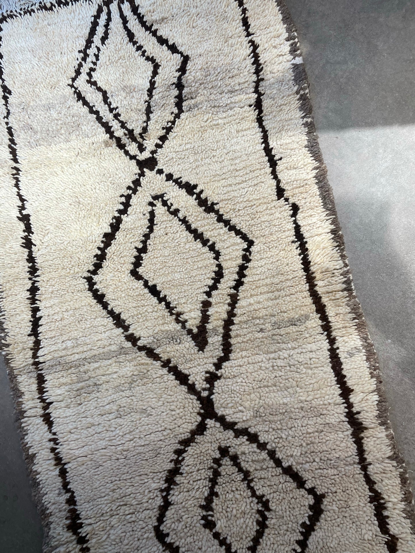 Vintage beni Ouarain rug