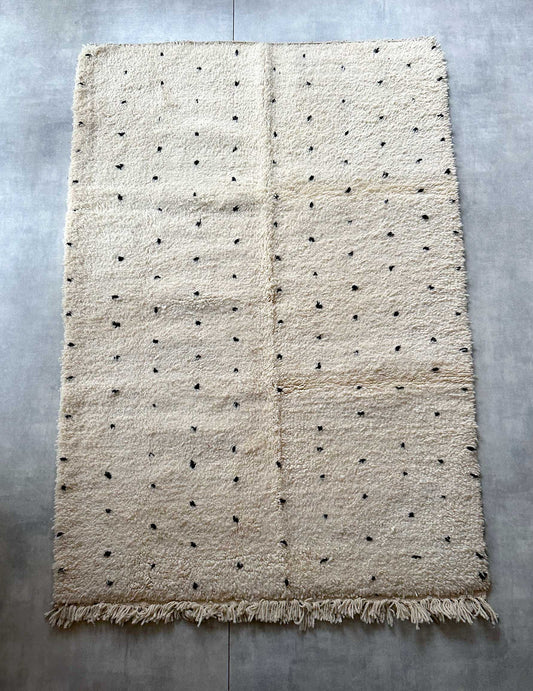 Dot rug