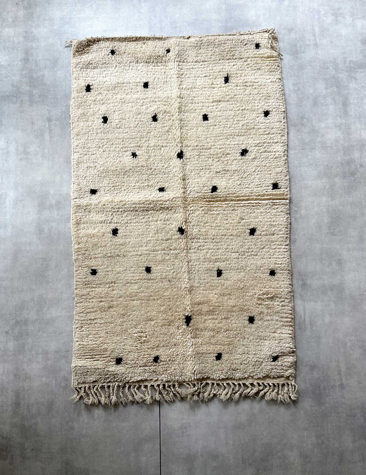 Dot rug