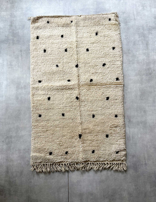 Dot rug