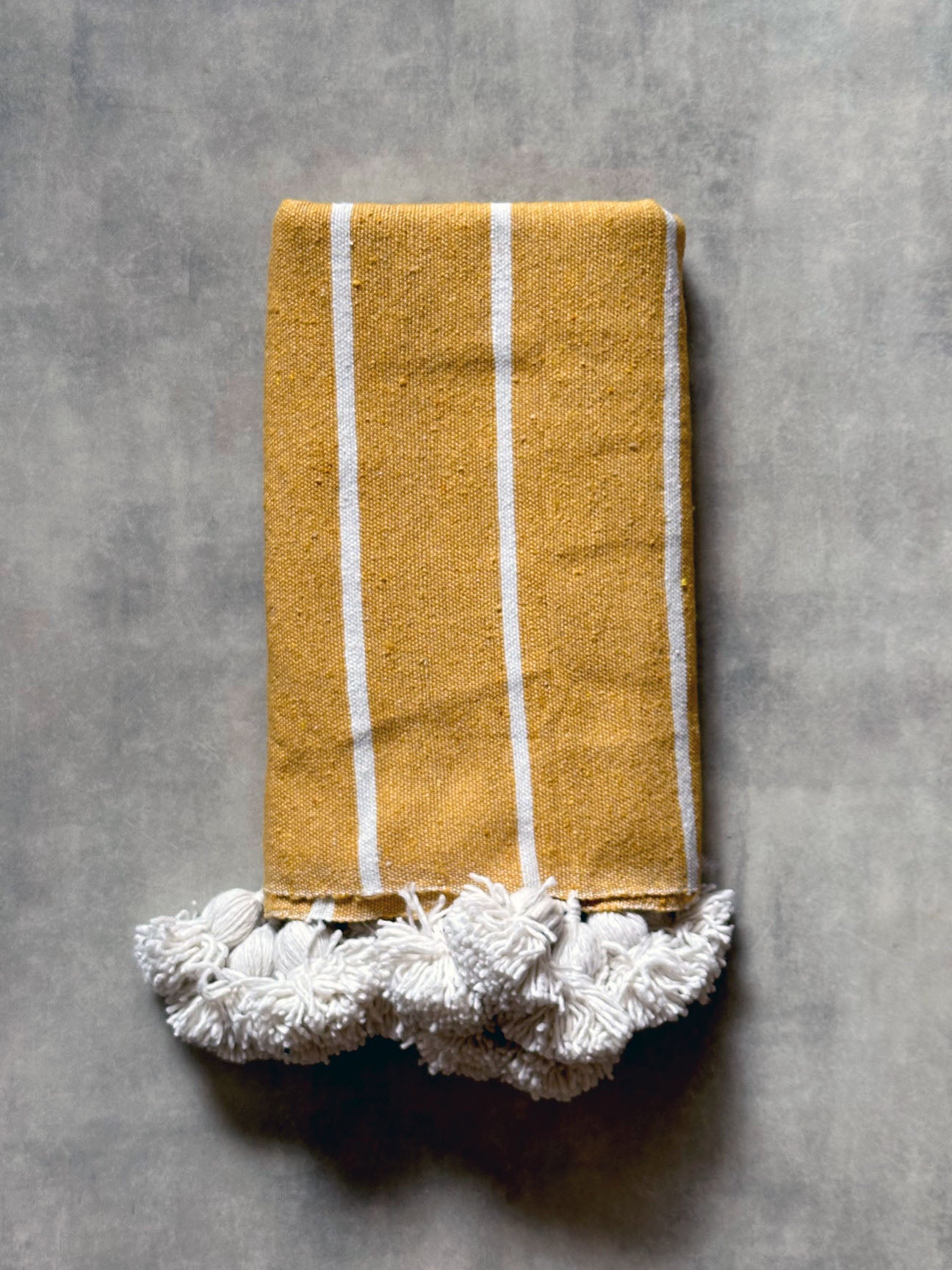 Pompom blanket