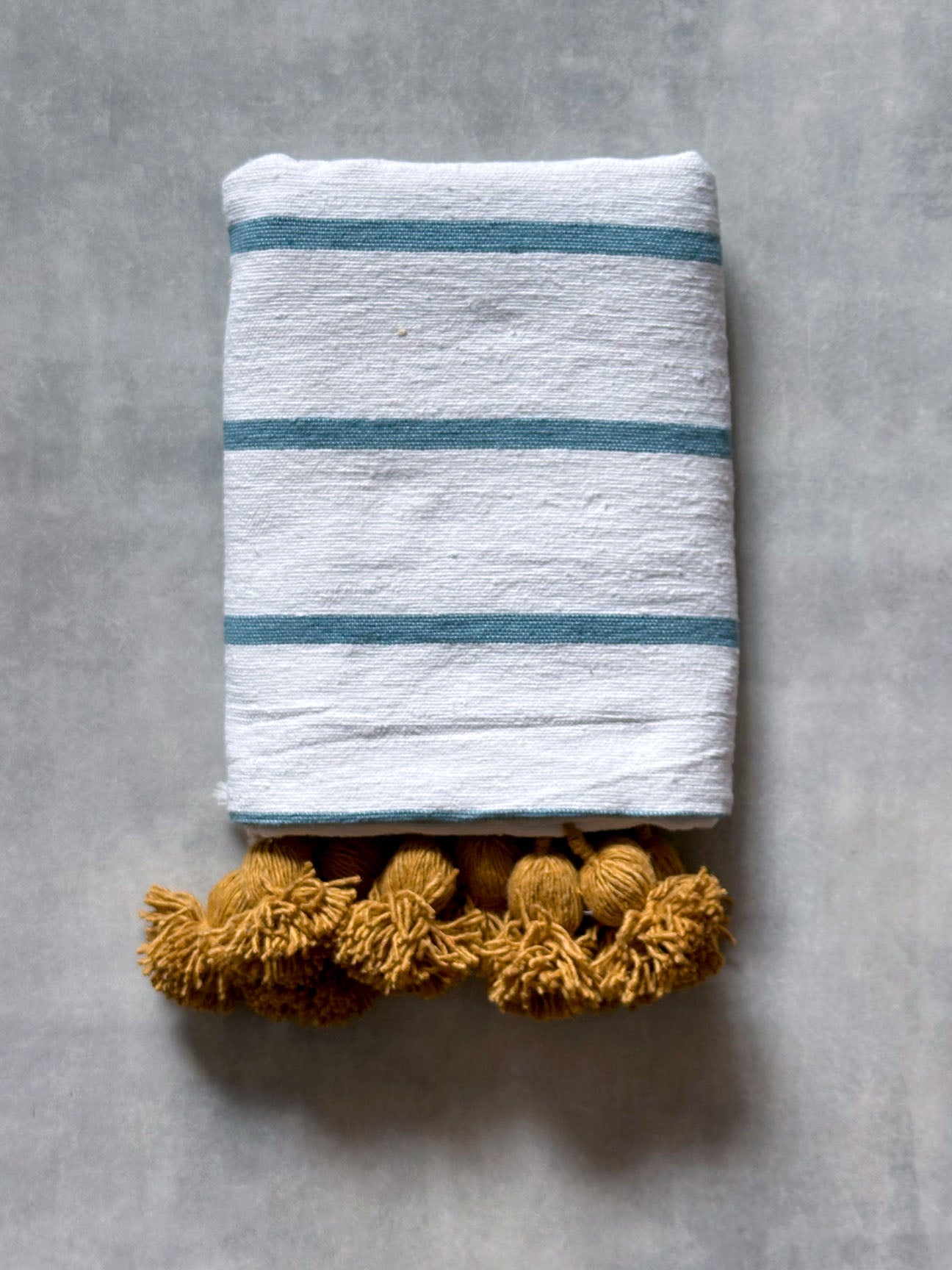 Pompom blanket