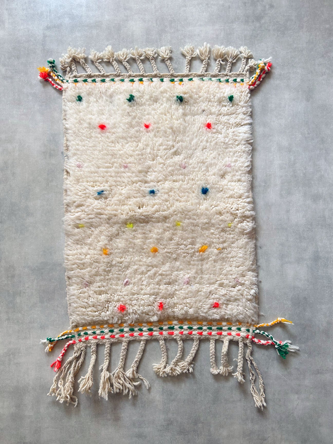 Dot rug