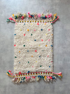 Dot rug
