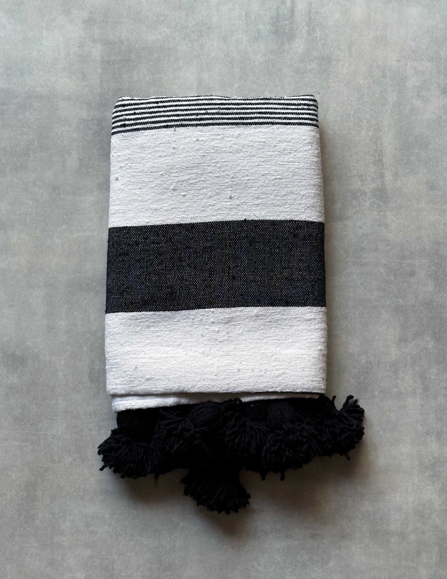 Pompom blanket