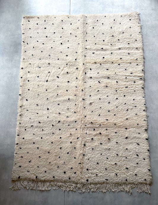 Dot rug