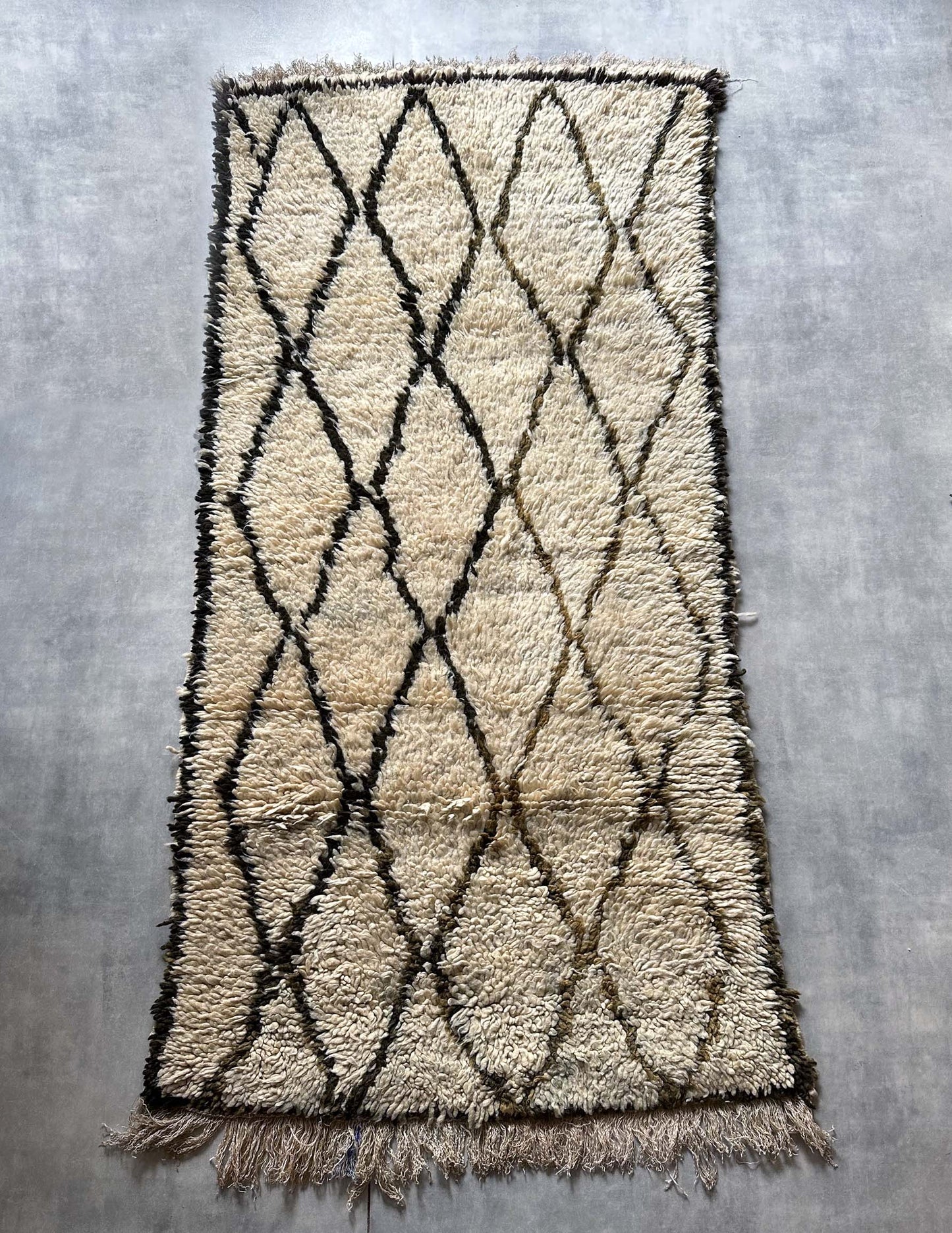 Vintage beni Ouarain rug