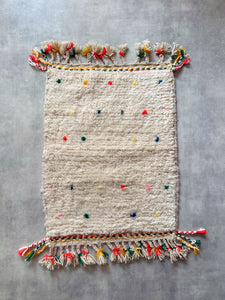 Dot rug