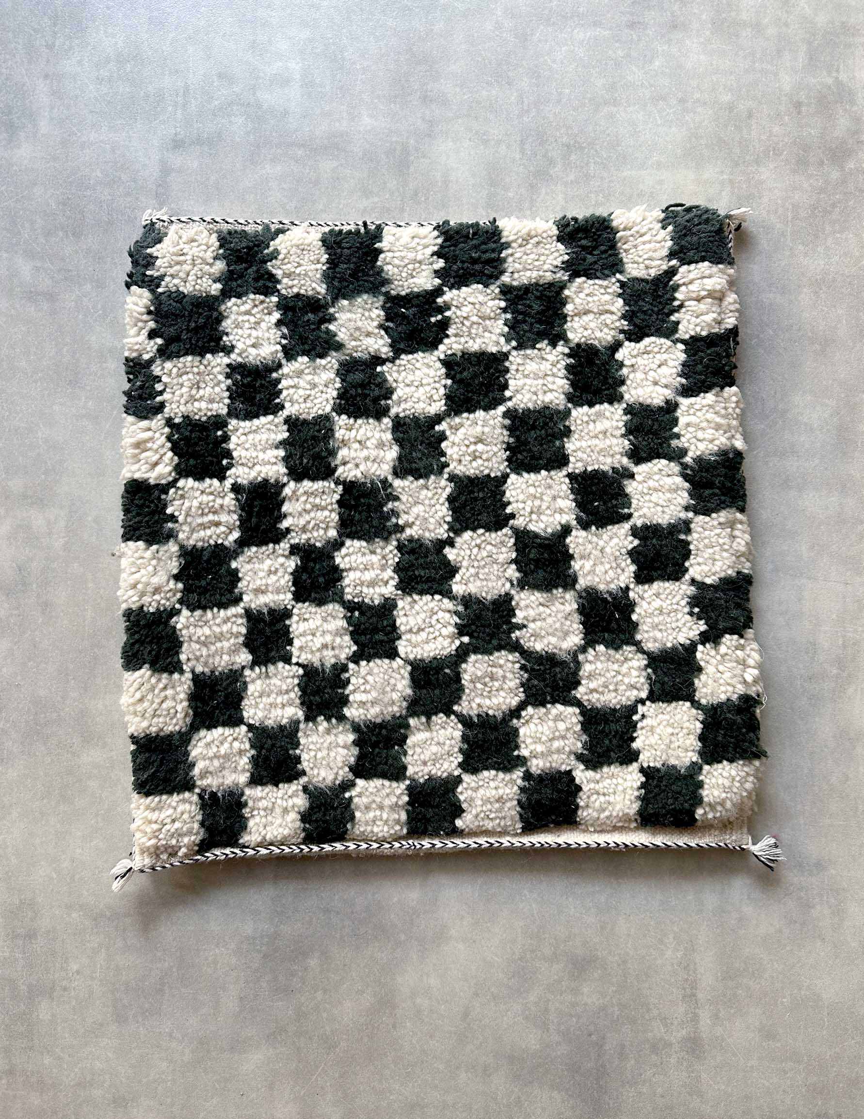 Checker cushion cover