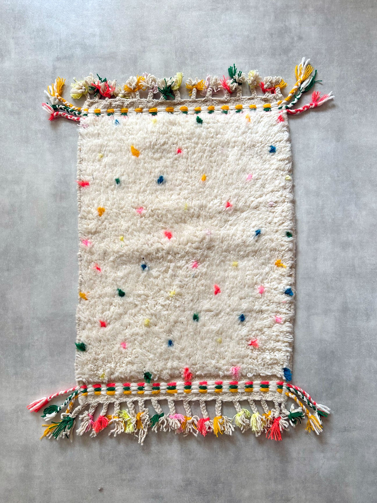 Dot rug