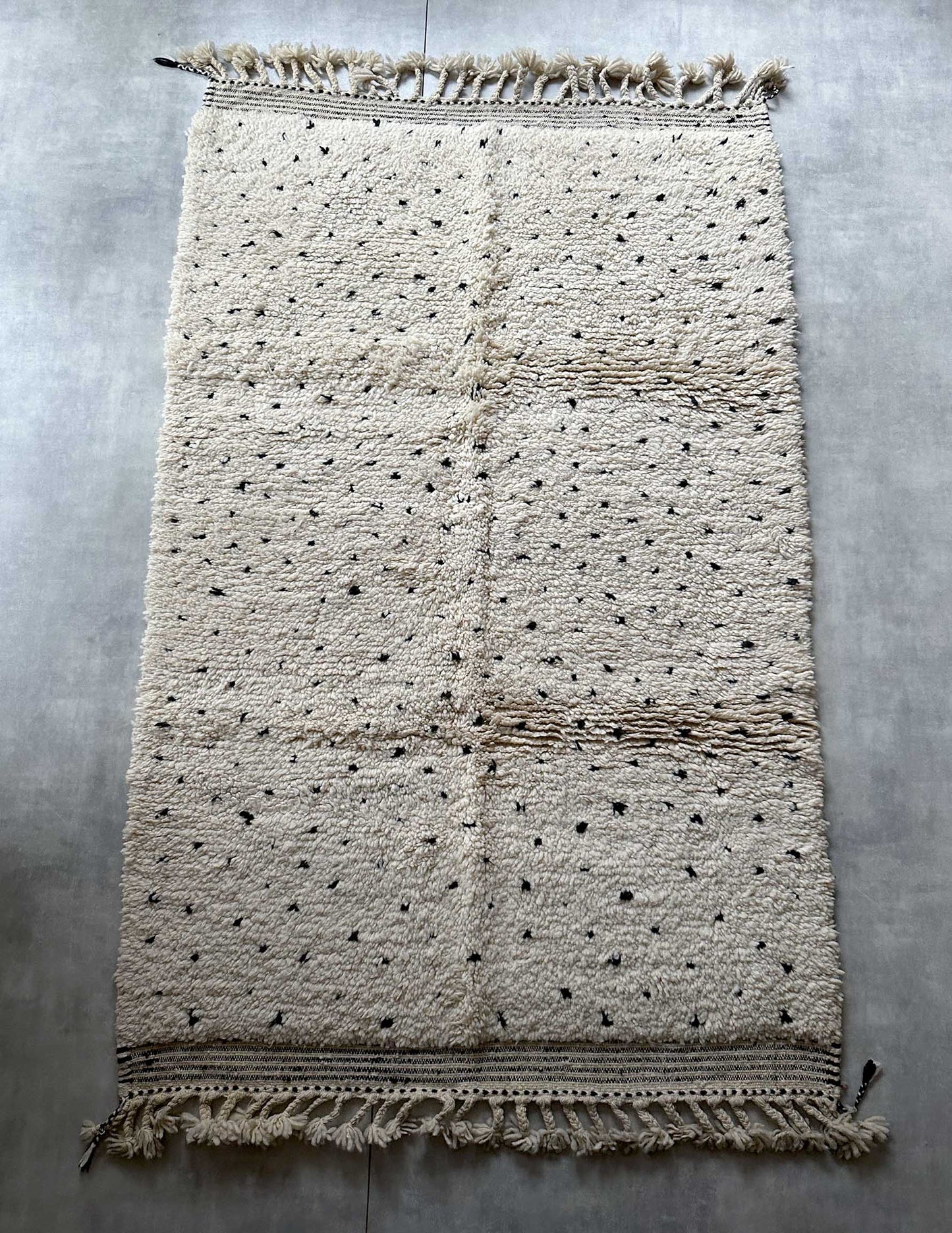 Dot rug