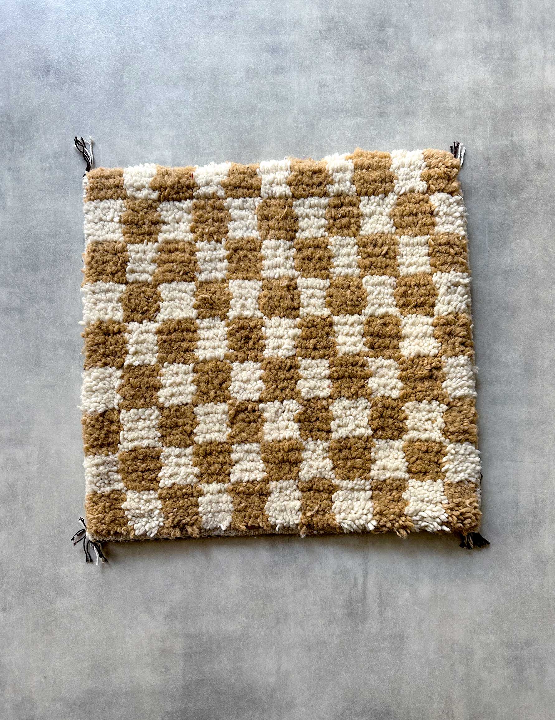 Checker cushion cover