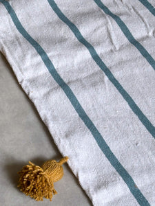 Pompom blanket