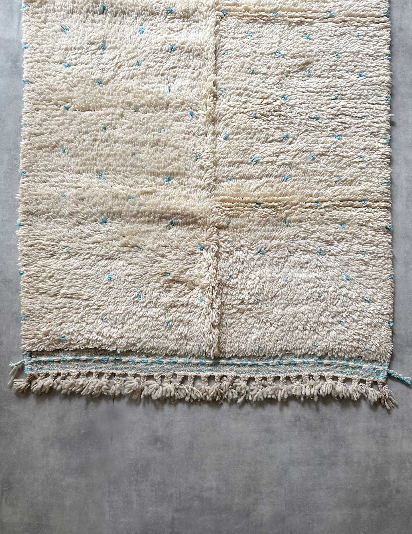 Dot rug