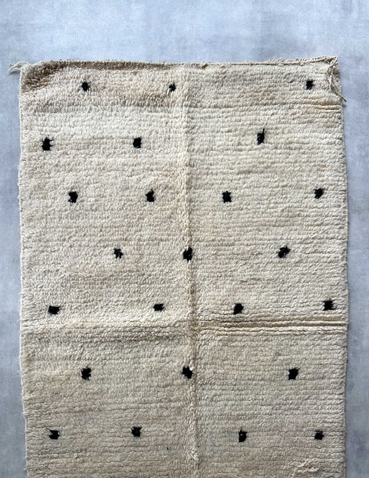 Dot rug