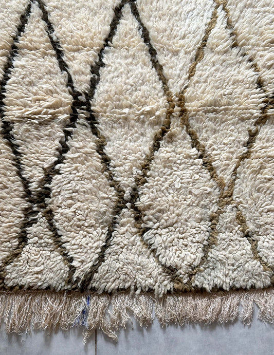 Vintage beni Ouarain rug