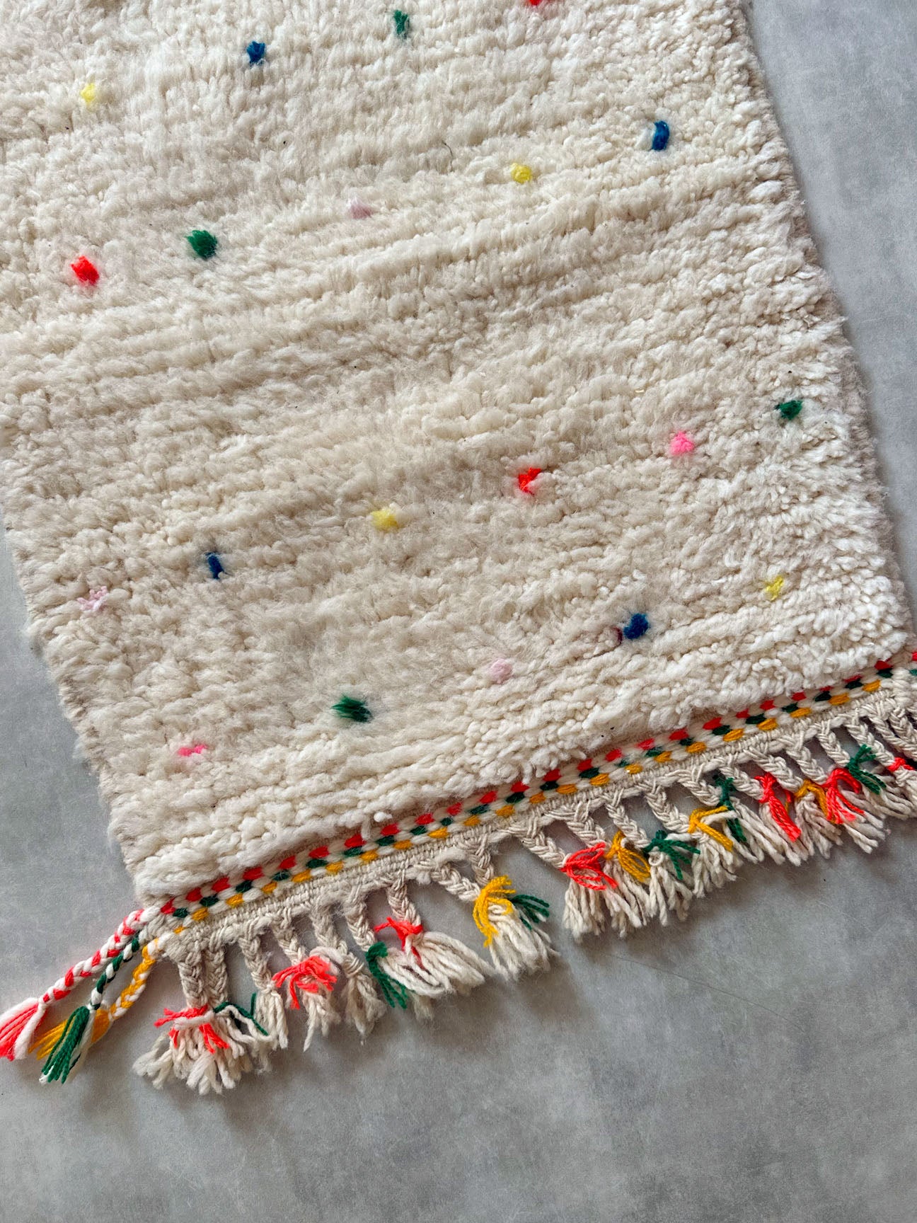 Dot rug