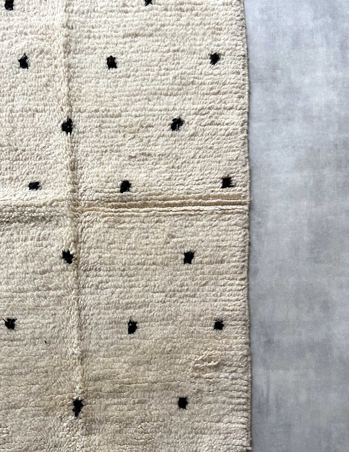 Dot rug