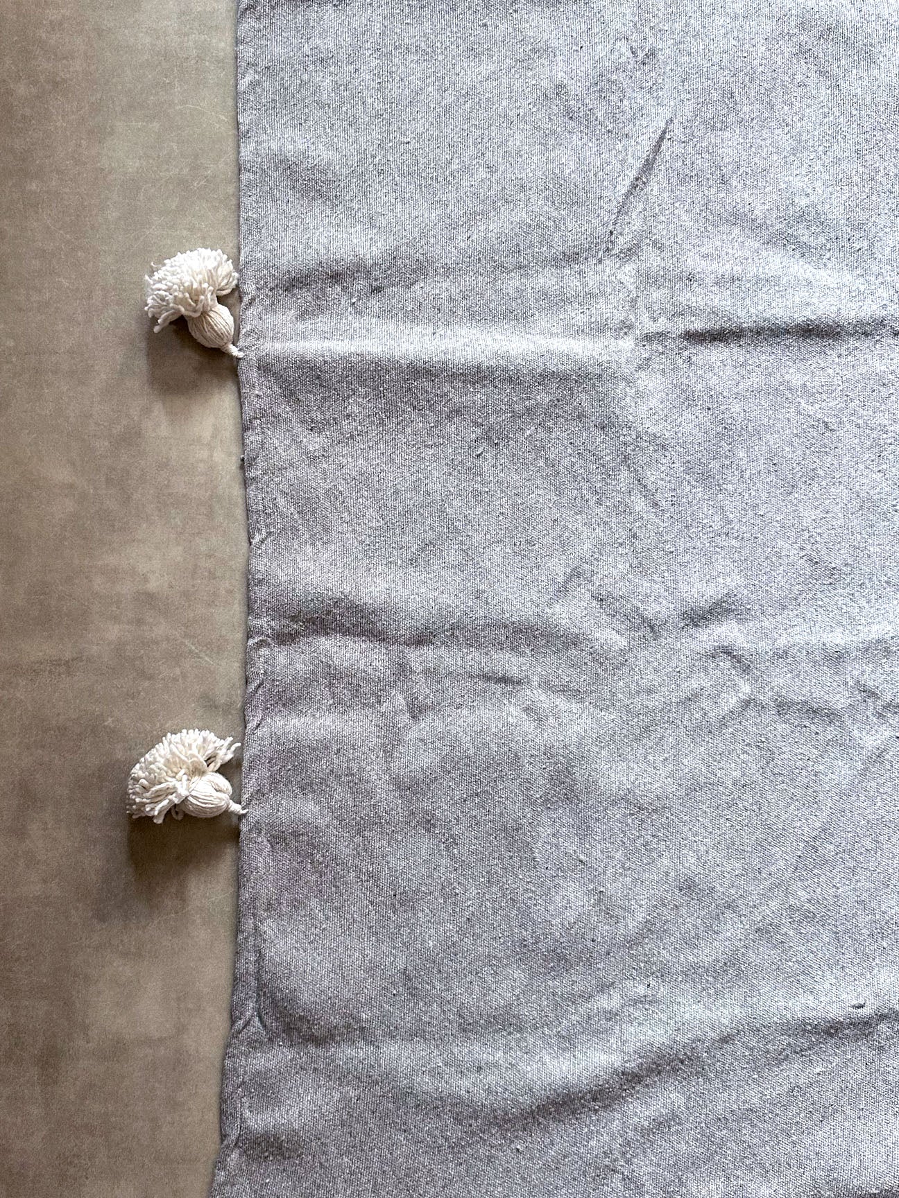 Pompom blanket
