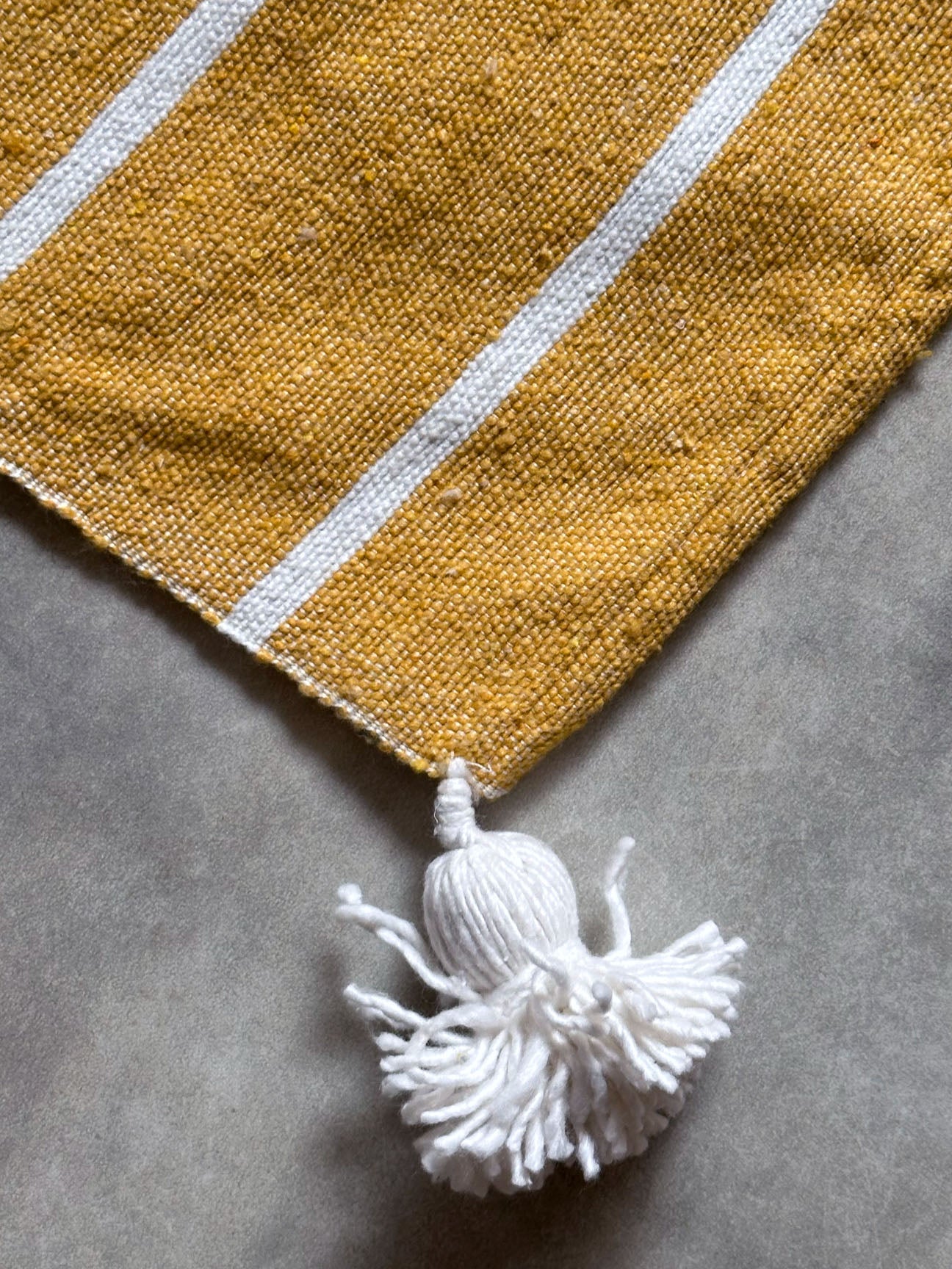 Pompom blanket