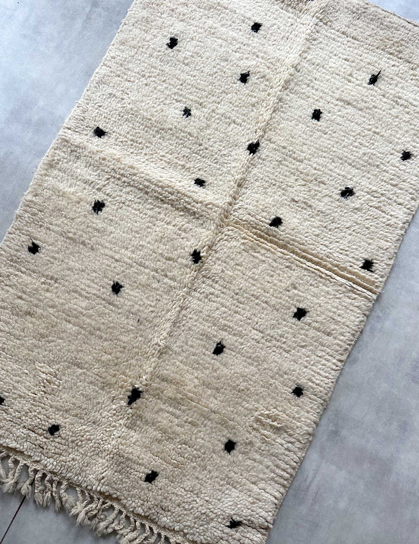 Dot rug