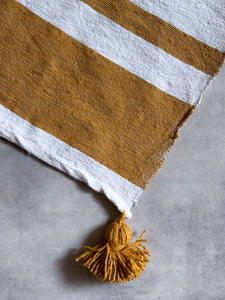 Pompom blanket