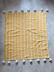 Pompom blanket