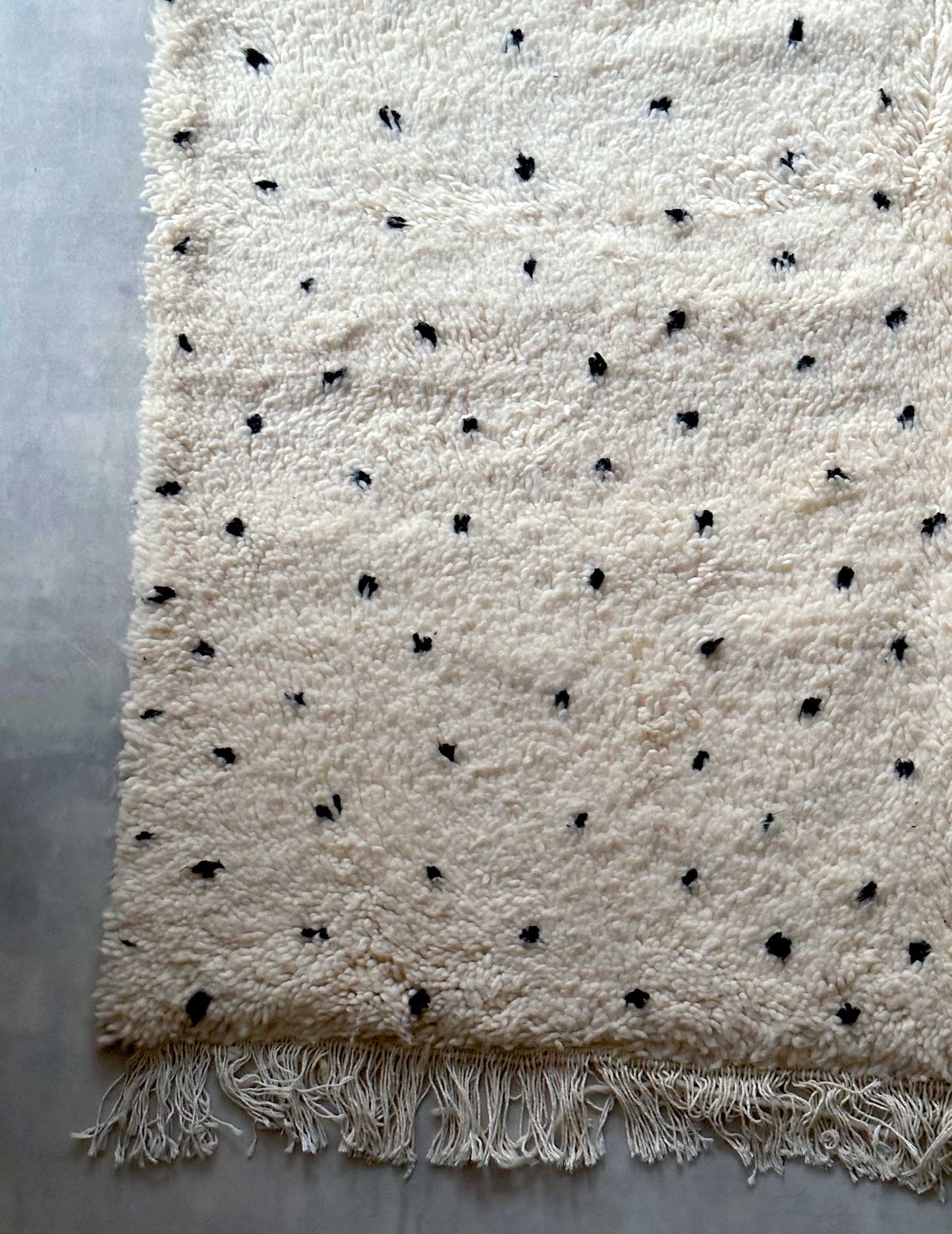 Dot rug