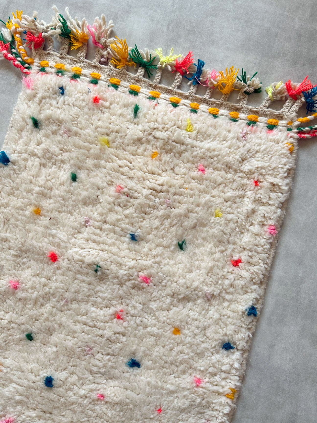 Dot rug