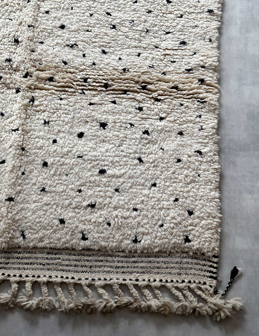 Dot rug
