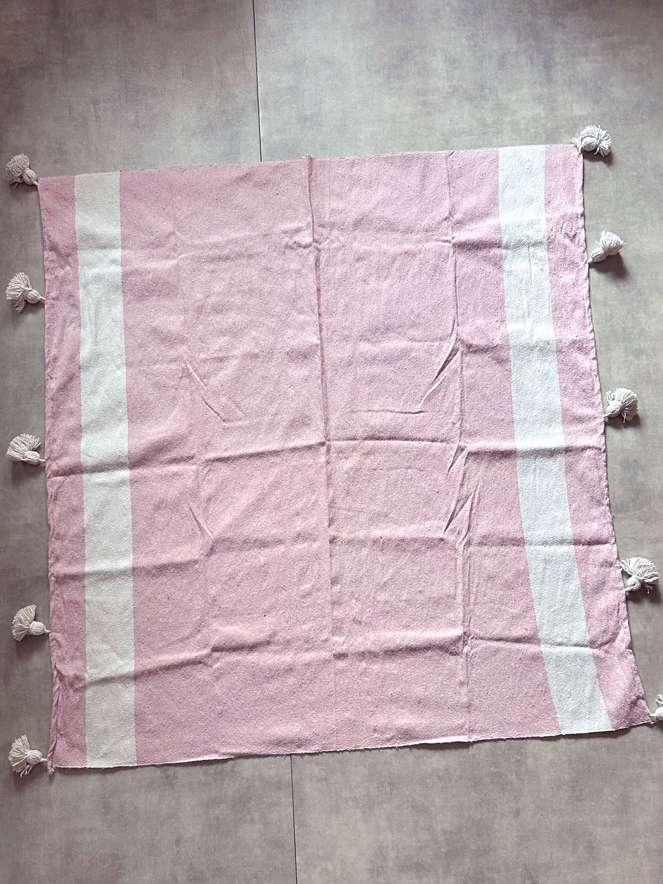 Pompom blanket