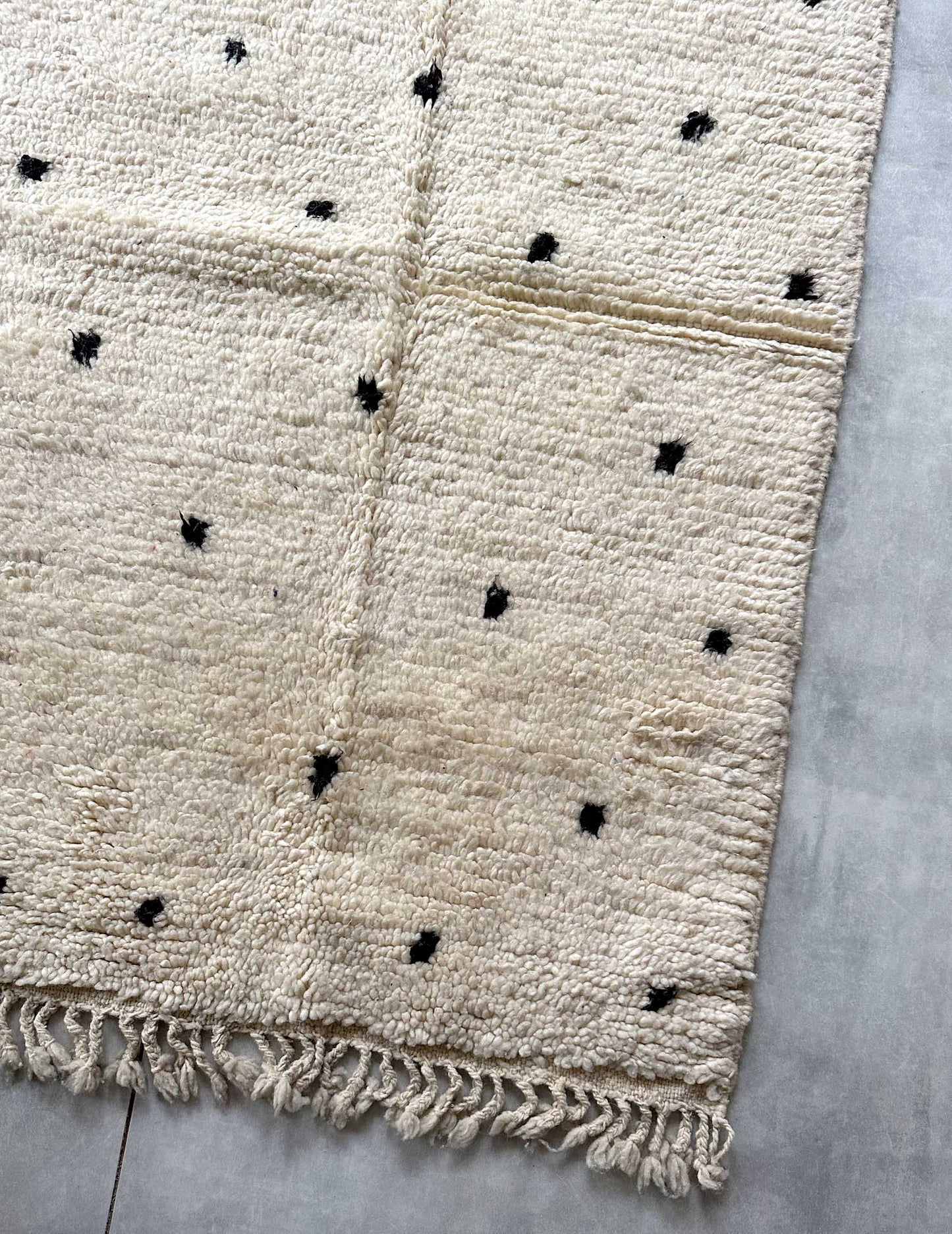 Dot rug