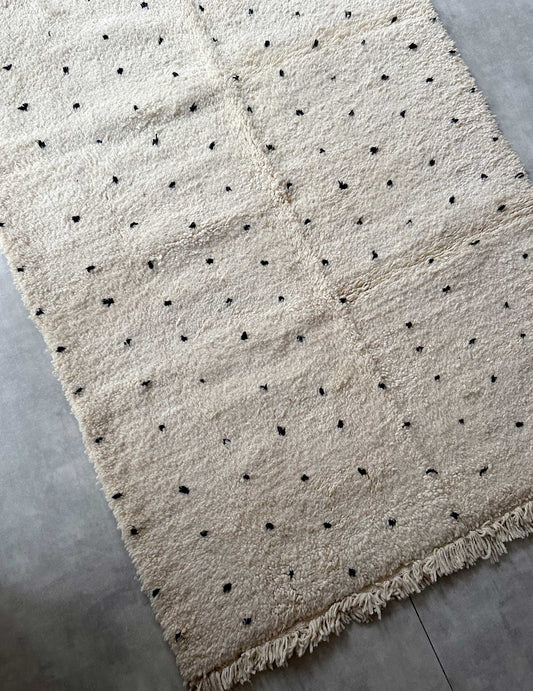 Dot rug