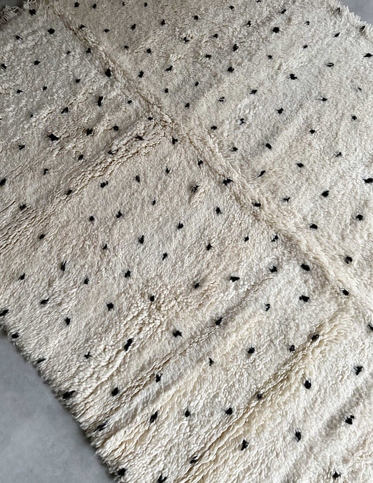 Dot rug