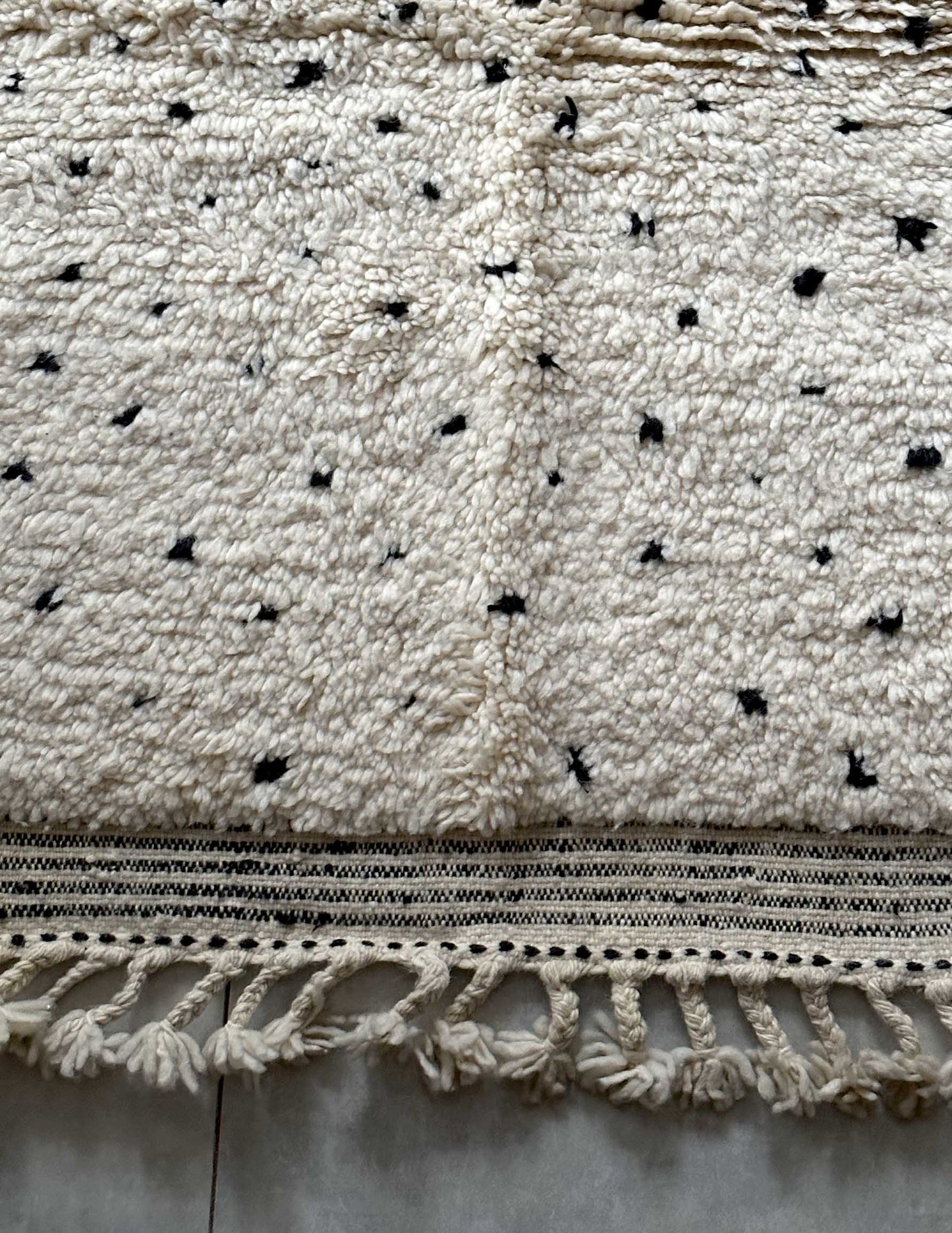 Dot rug