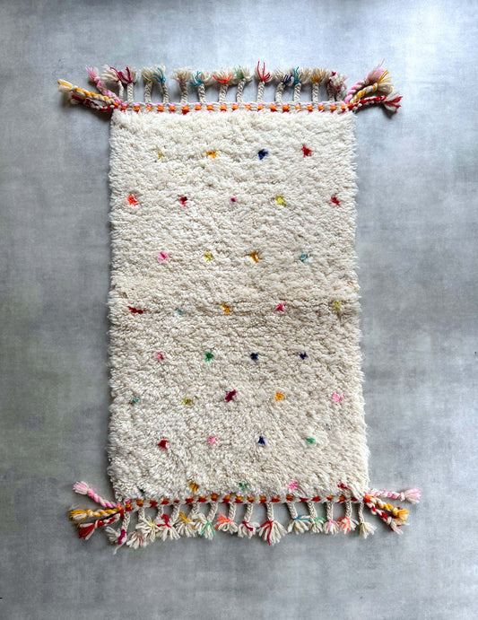 Dot rug