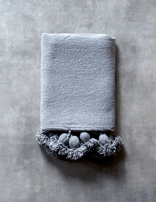 Pompom blanket (グレー)