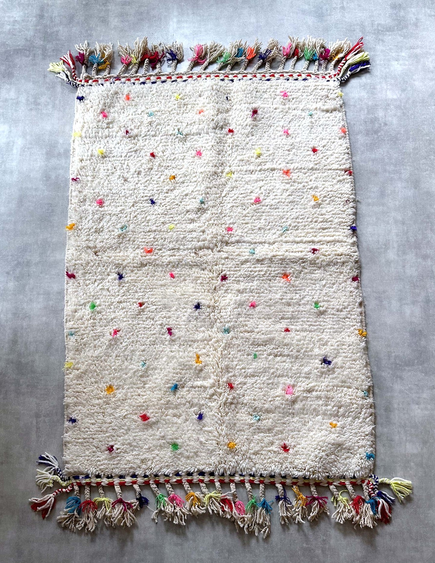 Dot rug