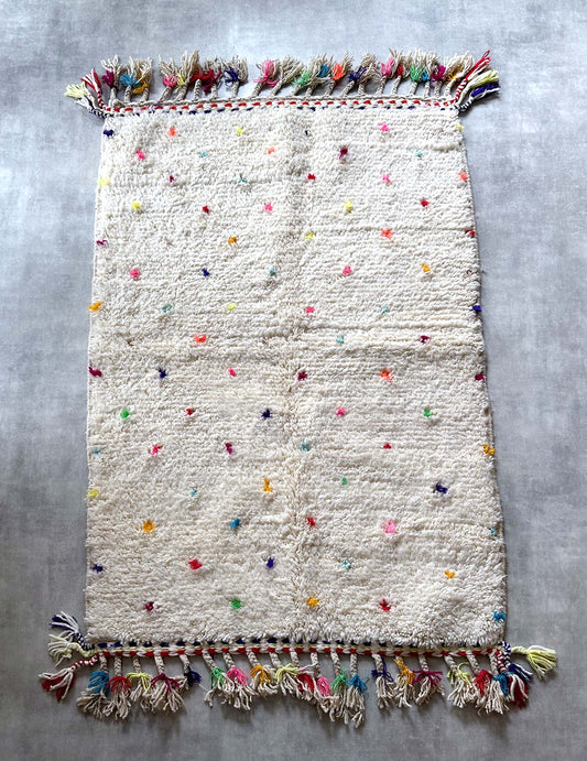 Dot rug