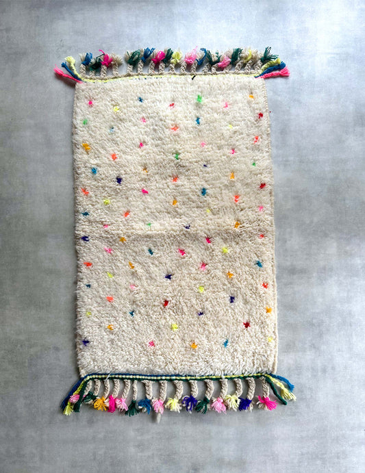 Dot rug