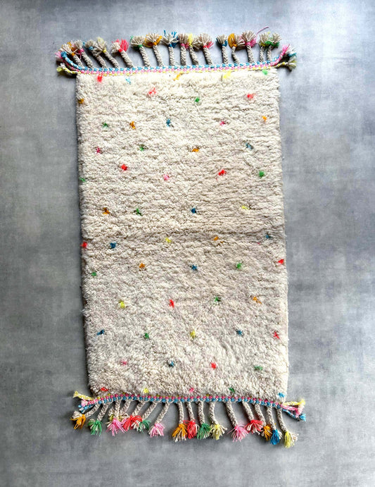 Dot rug