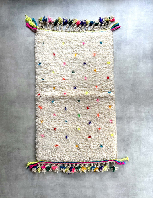 Dot rug