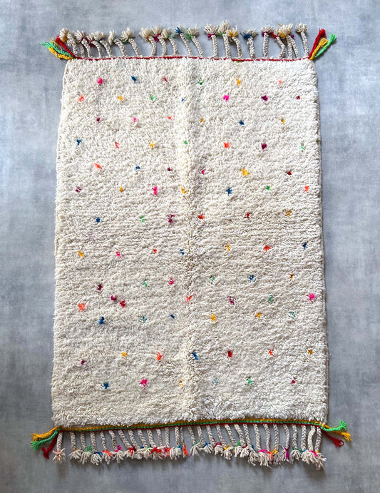 Dot rug