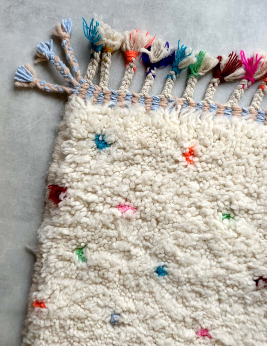 Dot rug