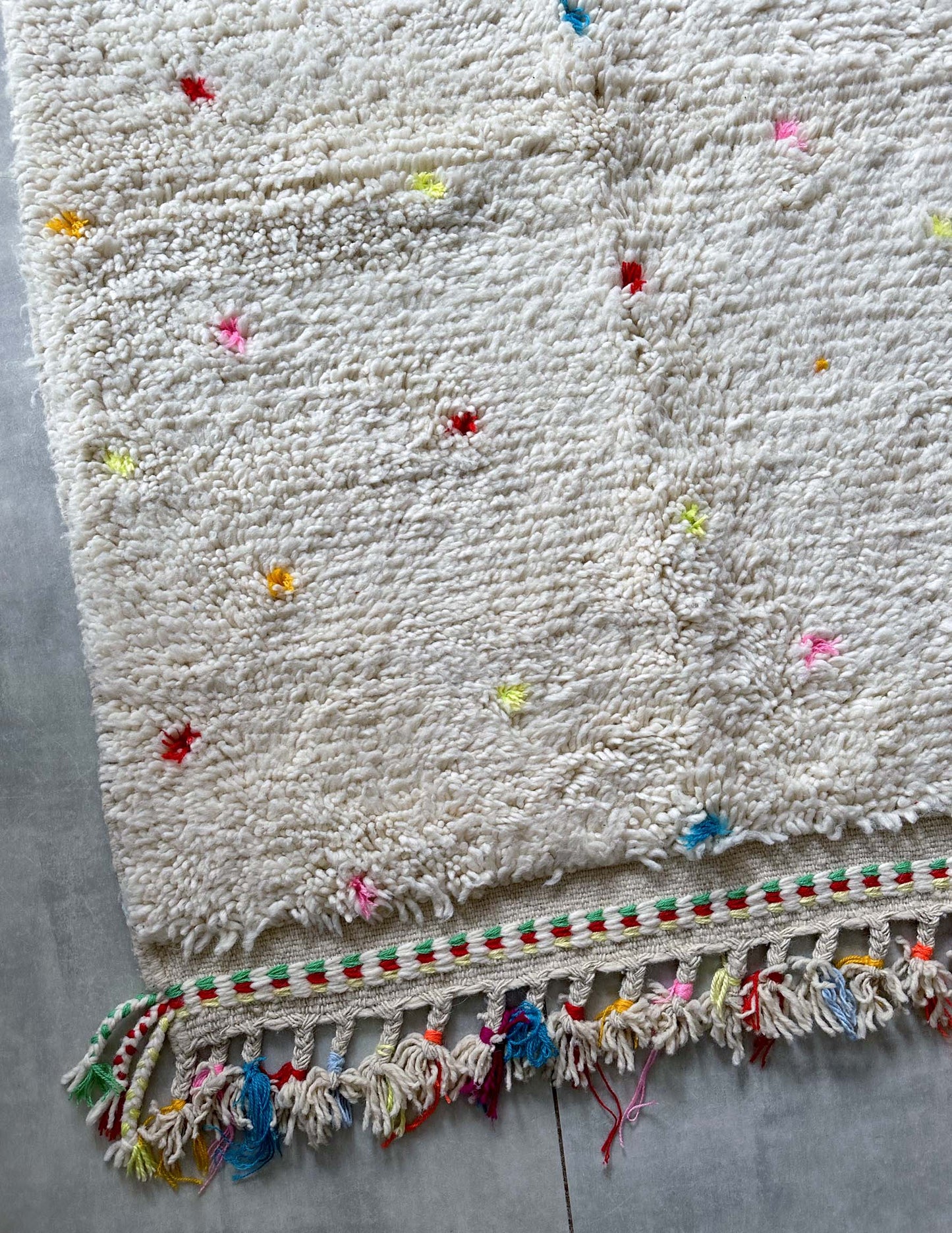 Dot rug