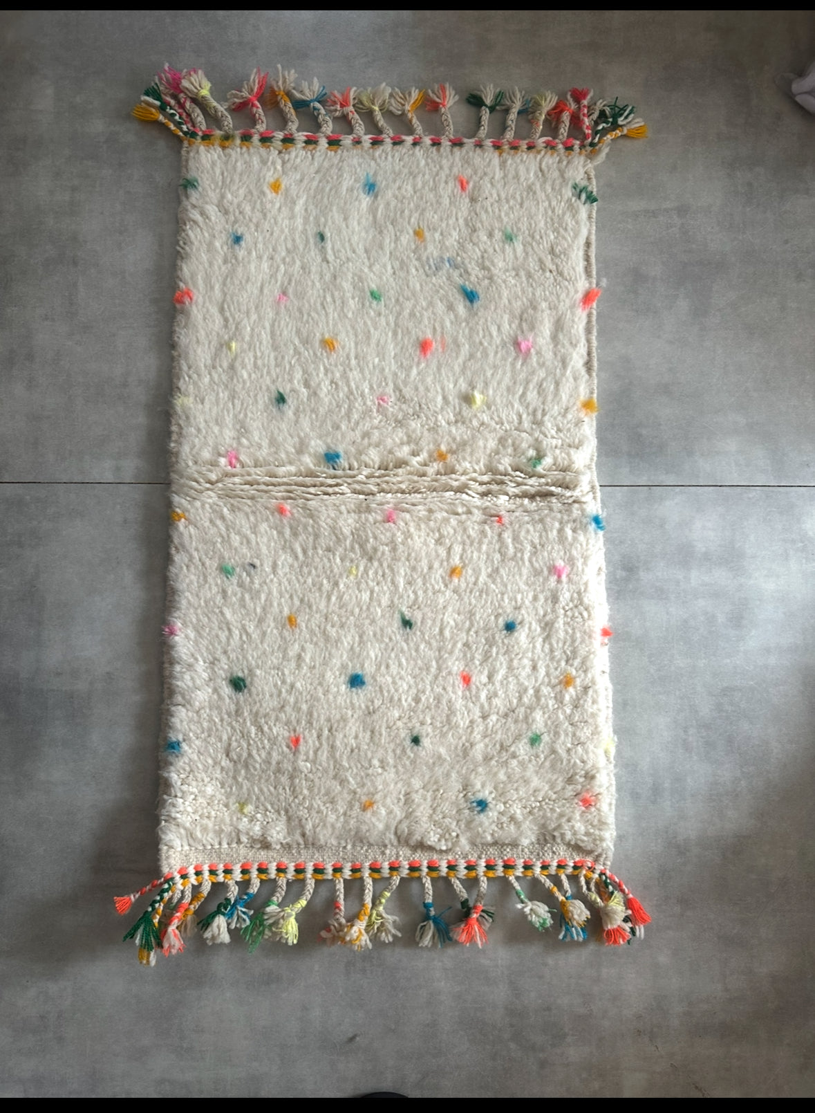 Dot rug