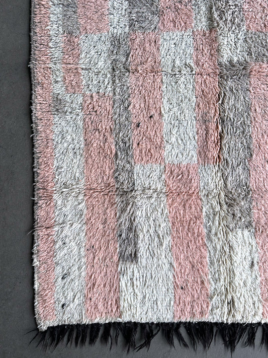 Strip rug