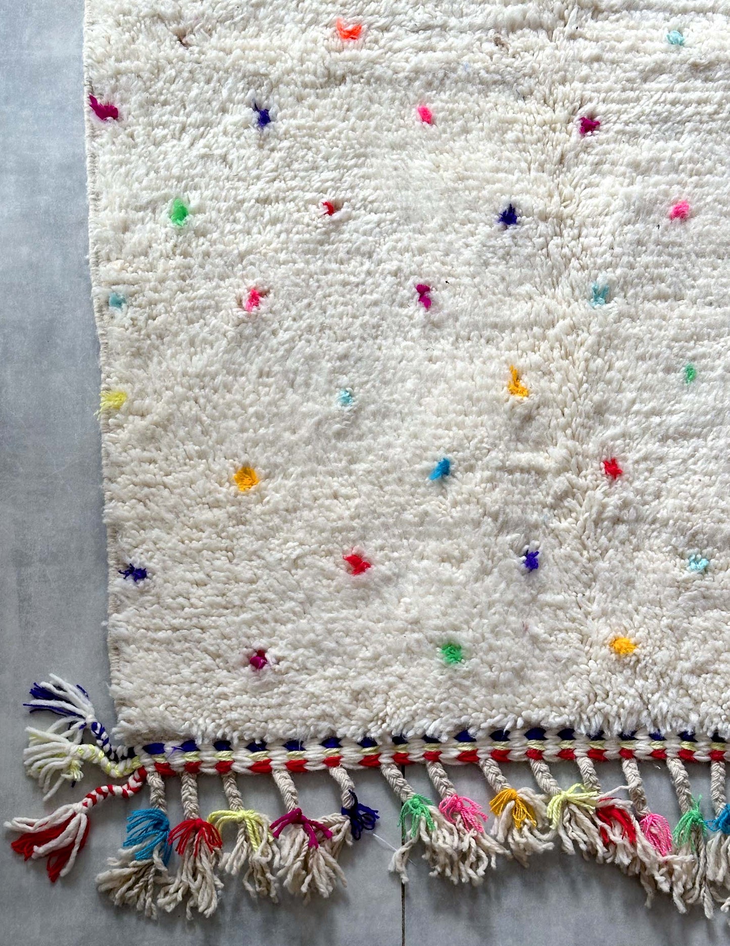 Dot rug